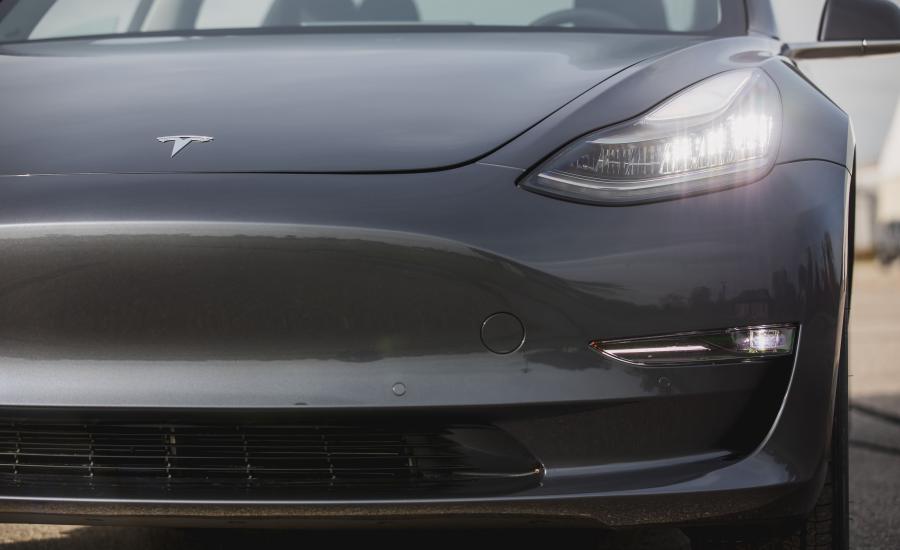 Детали экстерьера Tesla Model 3 2017 года  (US) (фото 28 из 49)